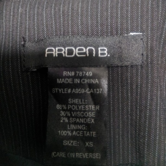 Arden B. Blazer w/ Lace Bell Sleeve - Picture 5 of 5